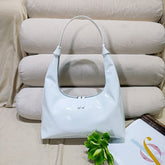 Bolso de hombro tipo axila con forma de albóndigas de cuero